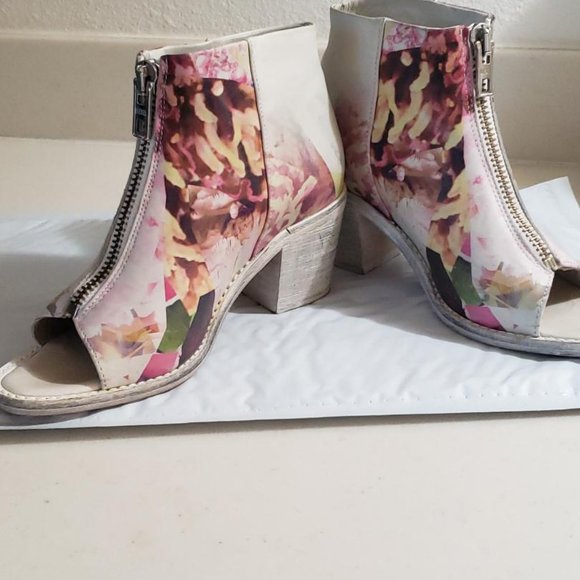 Diesel Floral Abstract Bootie With Peek Open Toe EU 37 / US 6 - Picture 4 of 12